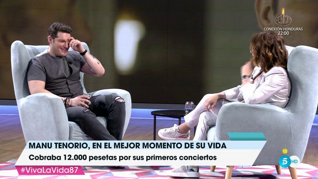 Manu Tenorio: "Llegaba a cobrar unas 3.000 pesetas o menos por concierto"
