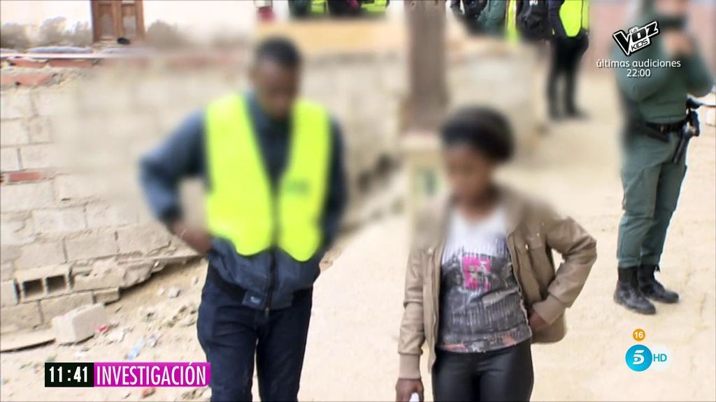 Las imágenes de la liberación de mujeres en la operación contra una red de prostitución de Almería