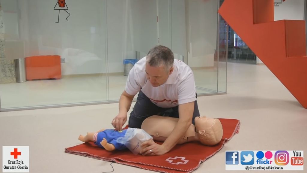 ¿Cómo se realiza la reanimación cardiopulmonar en bebés?