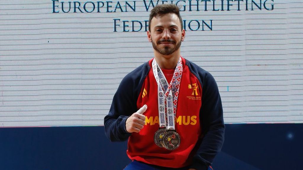 Josué Brachi se proclama campeón de Europa de halterfofilia en la categoría de 56 kilos
