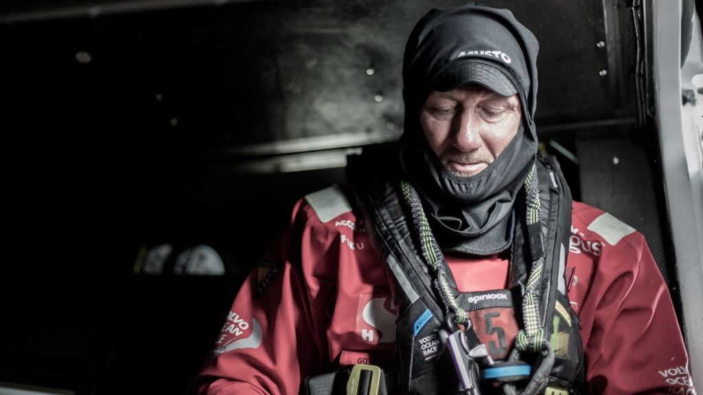 La organización da por perdido a John Fisher, el navegante de la Volvo Ocean Race que cayó al mar