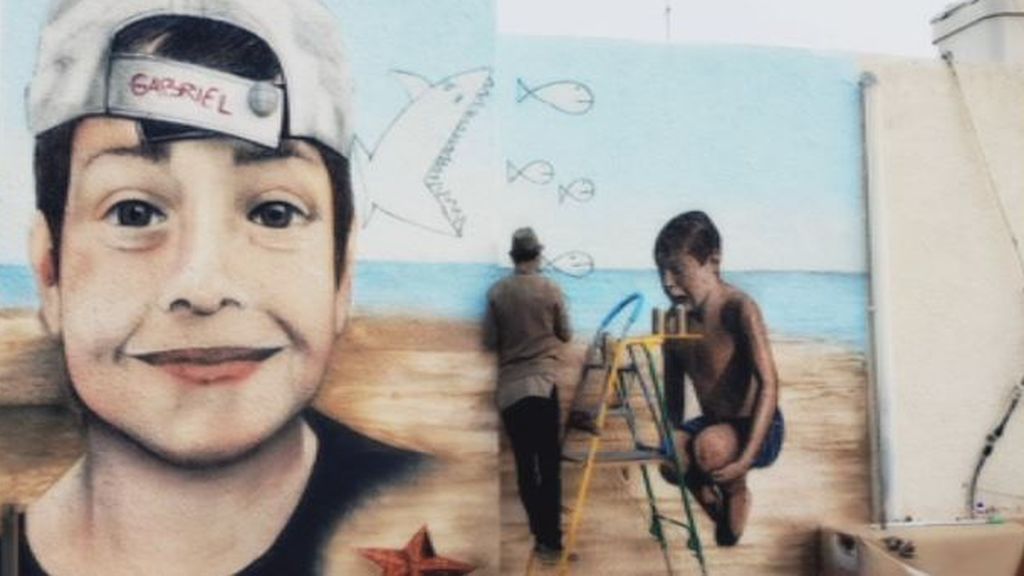 Un mural gigante de Gabriel en la casa de su abuela