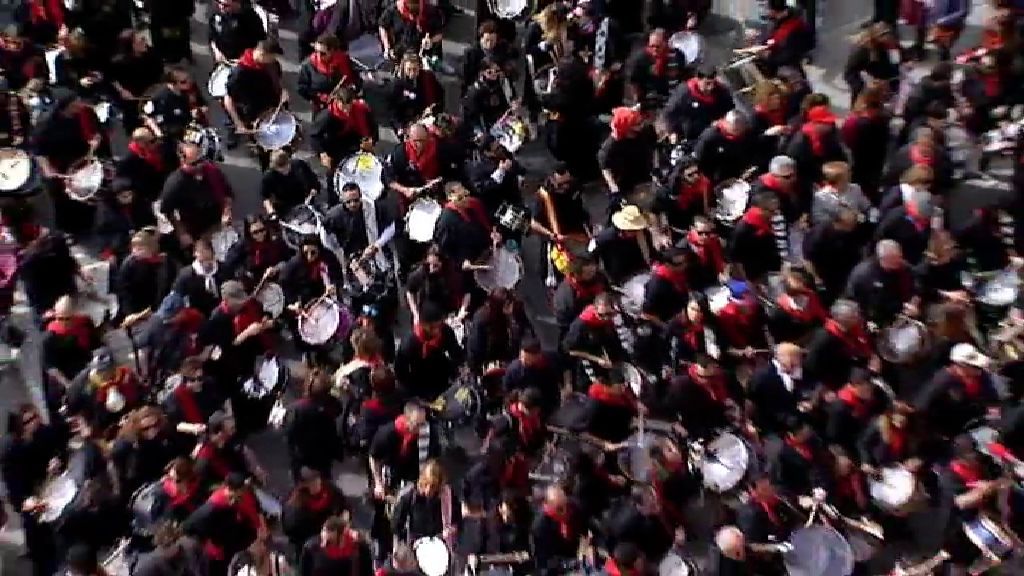 Los tambores resuenan para poner fin a la Semana Santa en Hellín