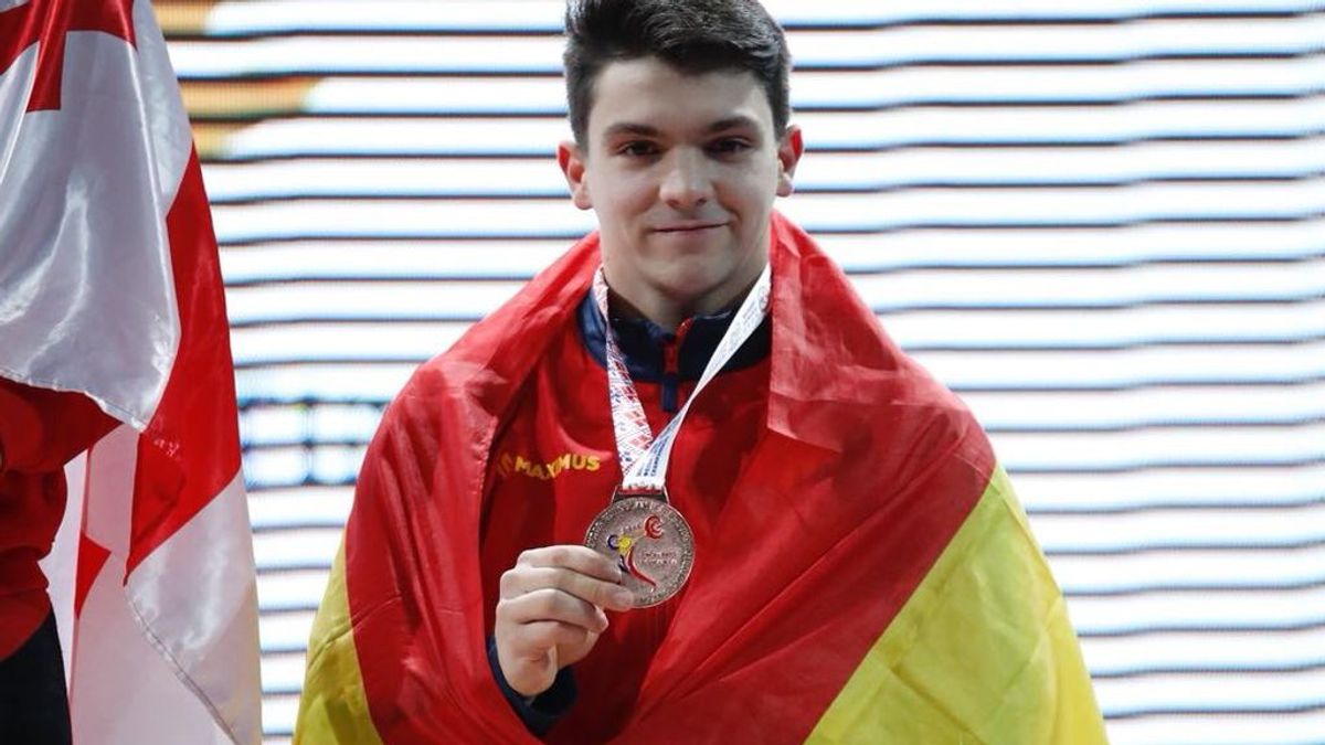 Alberto Fernández, bronce europeo en halterofilia: “Es un subidón ir fuera de España a competir”