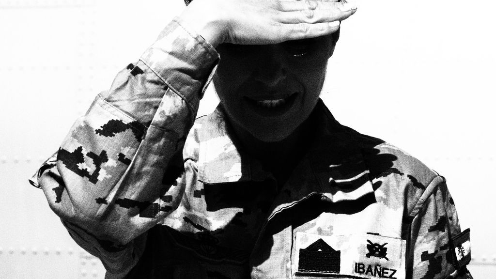 "Me lloran los ojos por el sol, luego diréis que estoy destrozada"