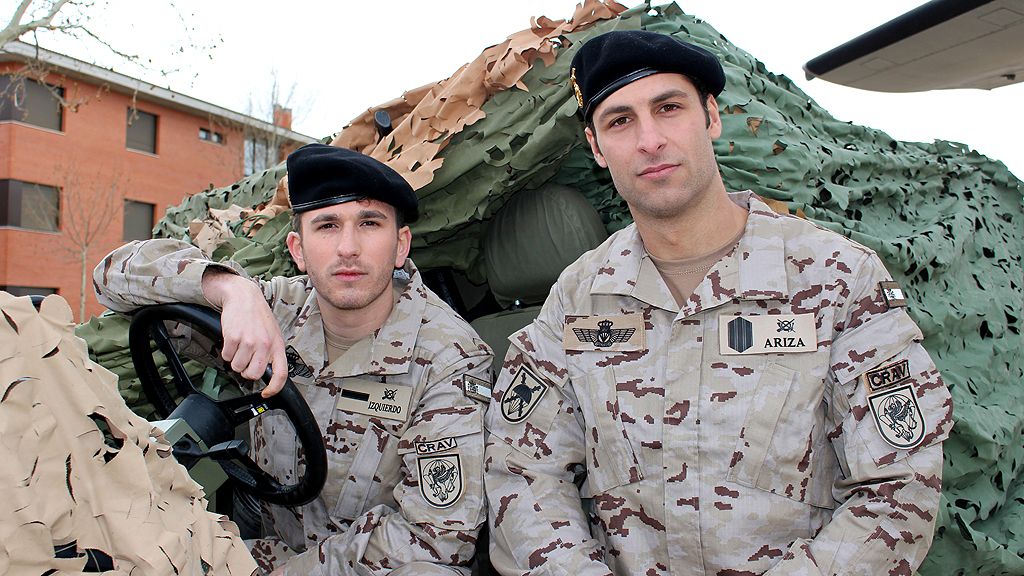 Los personajes de 'Los nuestros 2', de tácticas militares en la Brigada Paracaidista del Ejército de Tierra