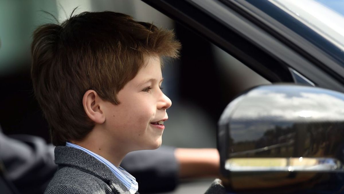 Un nieto de Isabel II es 'cazado' conduciendo con 10 años