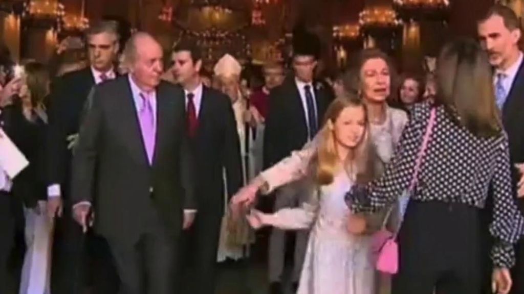 Las polémicas imágenes del momento de tensión entre la Reina Letizia y la Reina Sofía