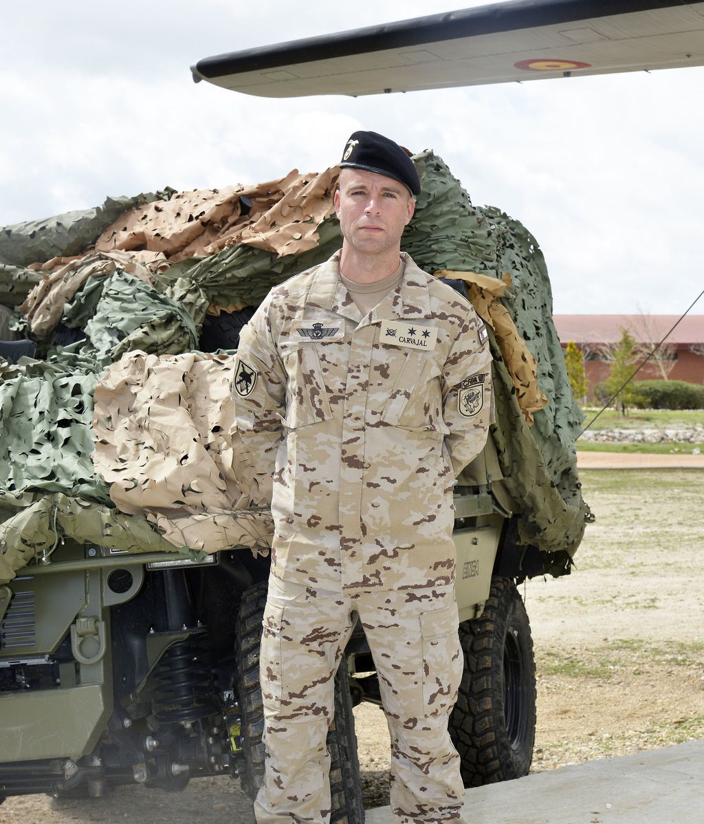 Carles Francino es Lucas, jefe de patrulla de la BRIPAC