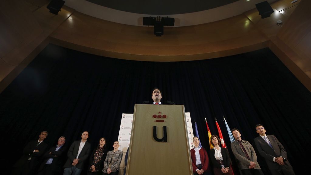 La propia Universidad Rey Juan Carlos contradice la versión de Cristina Cifuentes