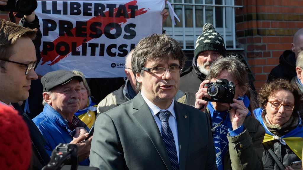 Puigdemont exige libertad para sus colegas encarcelados y asegura que "la época del diálogo ha llegado"