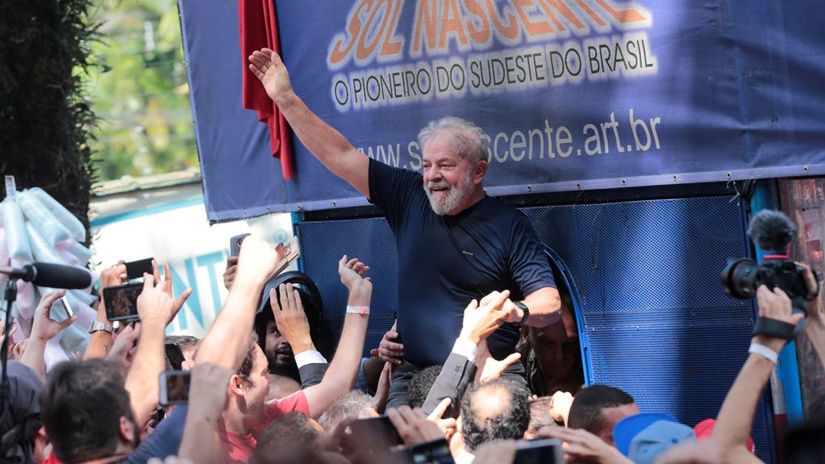 Lula confirma en un discurso su intención de entregarse a la Policía y reafirma su inocencia