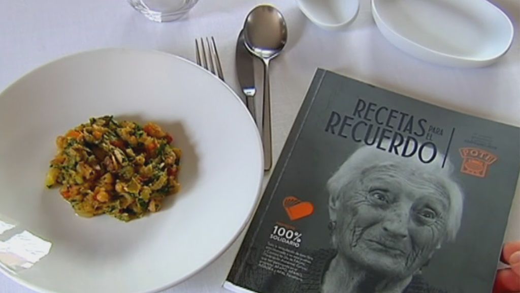 Mujeres con alzhéimer rememoran en un libro un siglo de cocina gallega