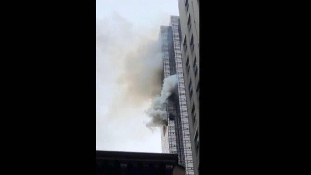 Un muerto y cuatro heridos en el incendio de la Torre Trump de Nueva York
