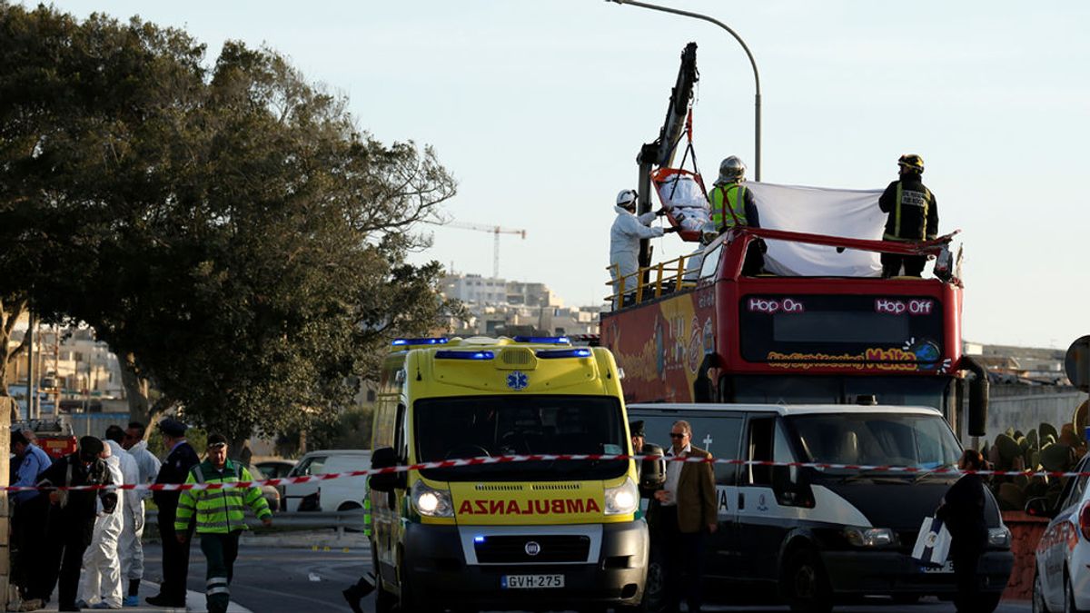 Mueren una española y un belga al impactar un autobús de dos pisos con las ramas de un árbol en Malta