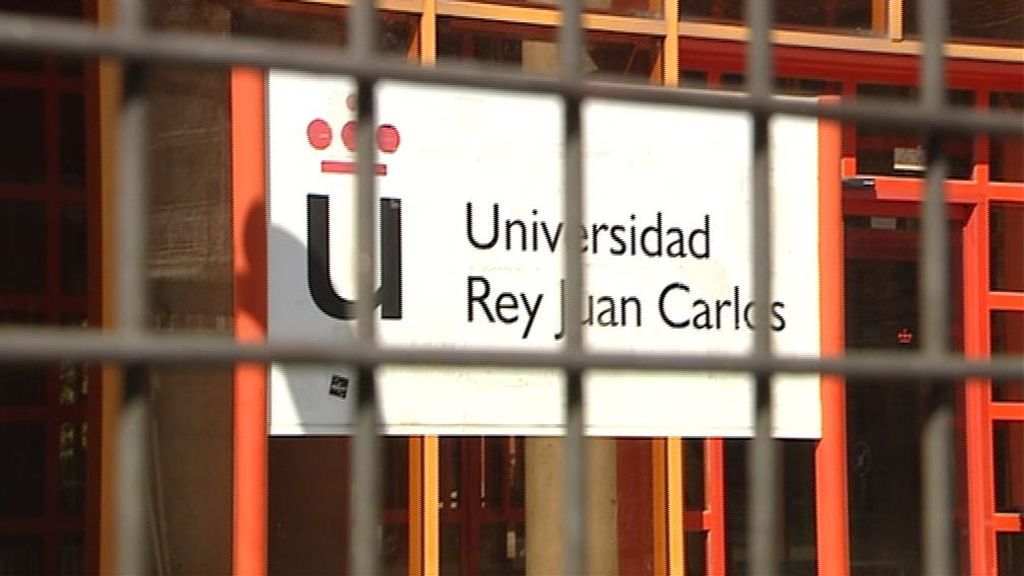 Los alumnos de la universidad Rey Juan Carlos se movilizan en protesta por el máster de Cifuentes