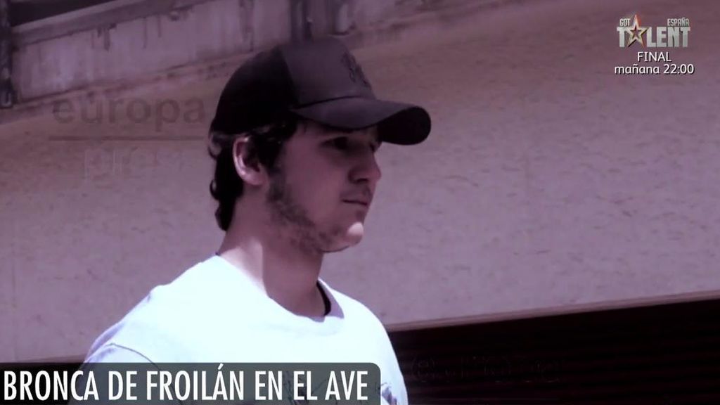 Froilán insulta a cuatro miembros del PCE que se reían de la “peleíta” de las reinas