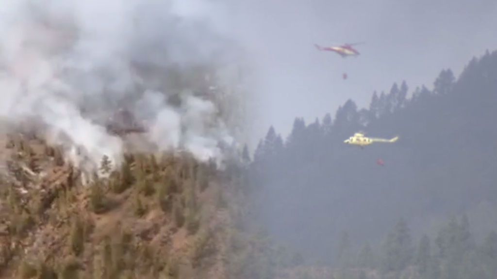 Gran incendio en el Teide: la situación tras 200 hectáreas calcinadas desde el domingo
