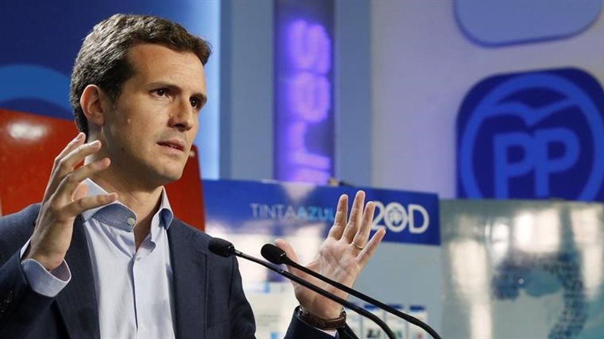 Casado dice que no fue a clase ni se examinó de su máster pero exhibe cuatro trabajos Casado dice que no fue a clase ni se examinó de su máster pero exhibe cuatro trabajos