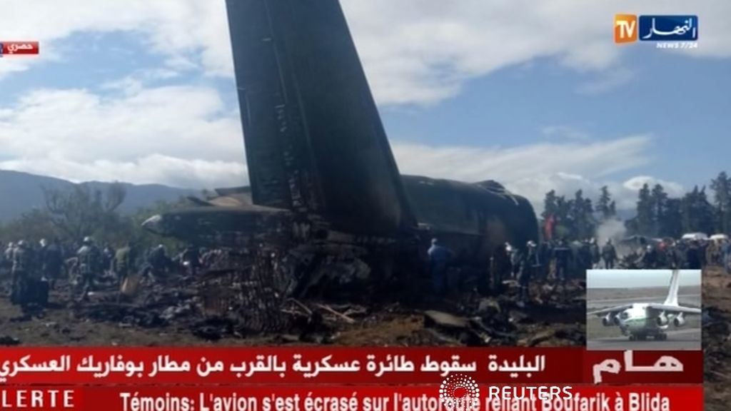 Más de 250 muertos en el accidente de un avión militar en Argelia