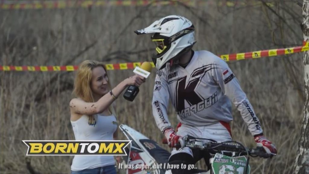 Esta reportera descubre de la peor manera los peligros que esconde el motocross