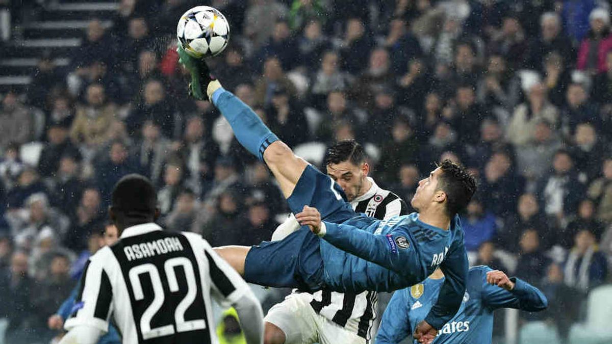 Cristiano Ronaldo marca de chilena el segundo gol de los tres que dieron al Real Madrid el pase a semifinales de la Champions League  en el partido disputado el 3 de abril de 2018 frente a la Juventus.