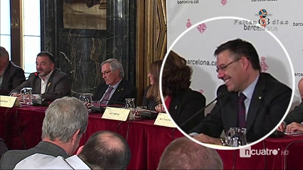 La risa de Bartomeu en el Ayuntamiento de Barcelona al escuchar un símil con el árbitro del Roma-Barça y el del Madrid-Juve