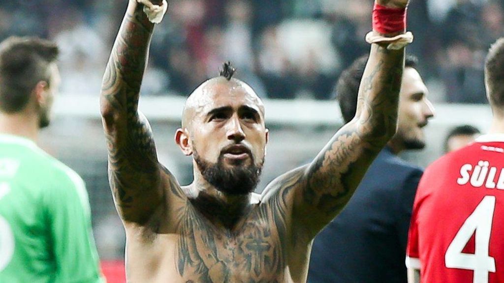 La reacción de rabia de Arturo Vidal ante el gol de Cristiano... en mitad del partido del Bayern