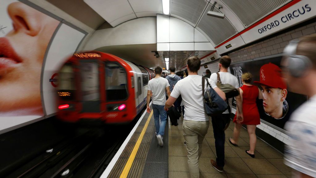 Una española sufre una brutal agresión en el metro de Londres: “Habla inglés cuando estés en Inglaterra”