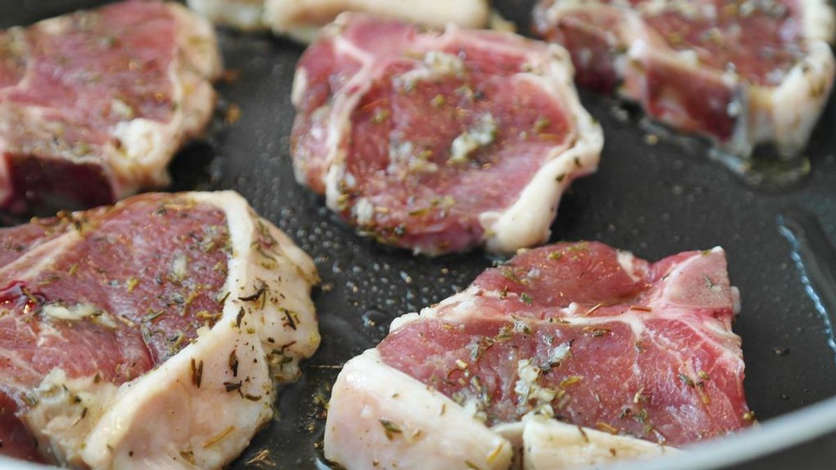 Comer carne roja se relaciona con el cáncer de colon distal en mujeres