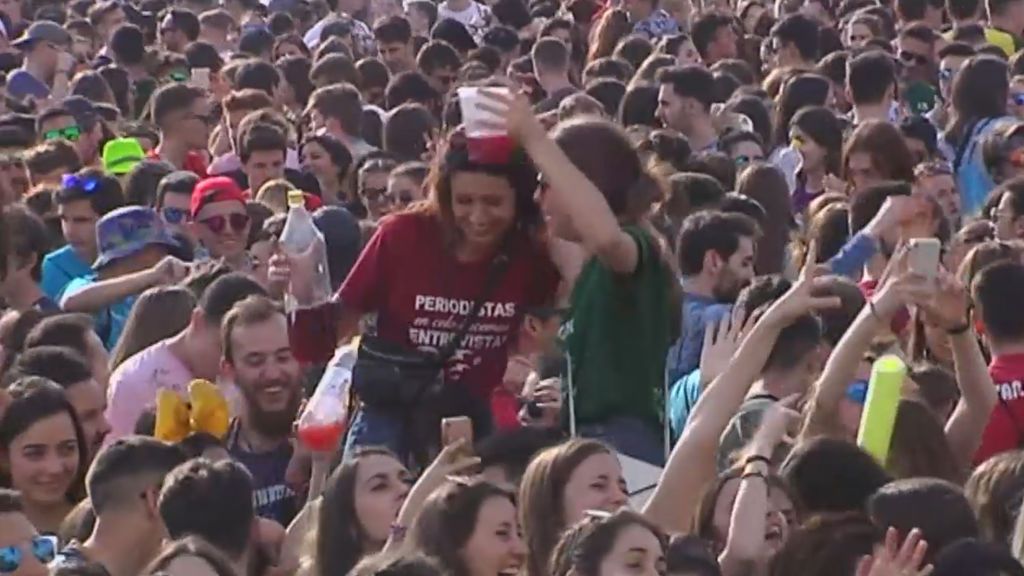 'Paellas universitarias' en Moncada para festejar la primavera entre litros de alcohol