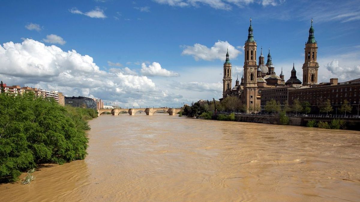 Incrementa el caudal del río Ebro por las maniobras de desembalse