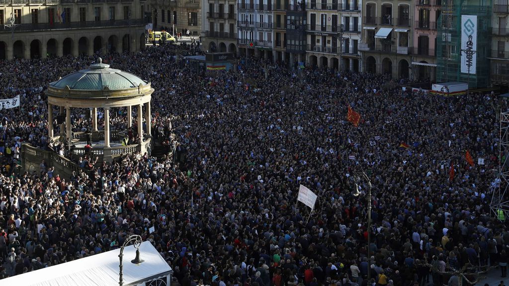 Una gran manifestación pide en Pamplona libertad para los jóvenes detenidos de Alsasua