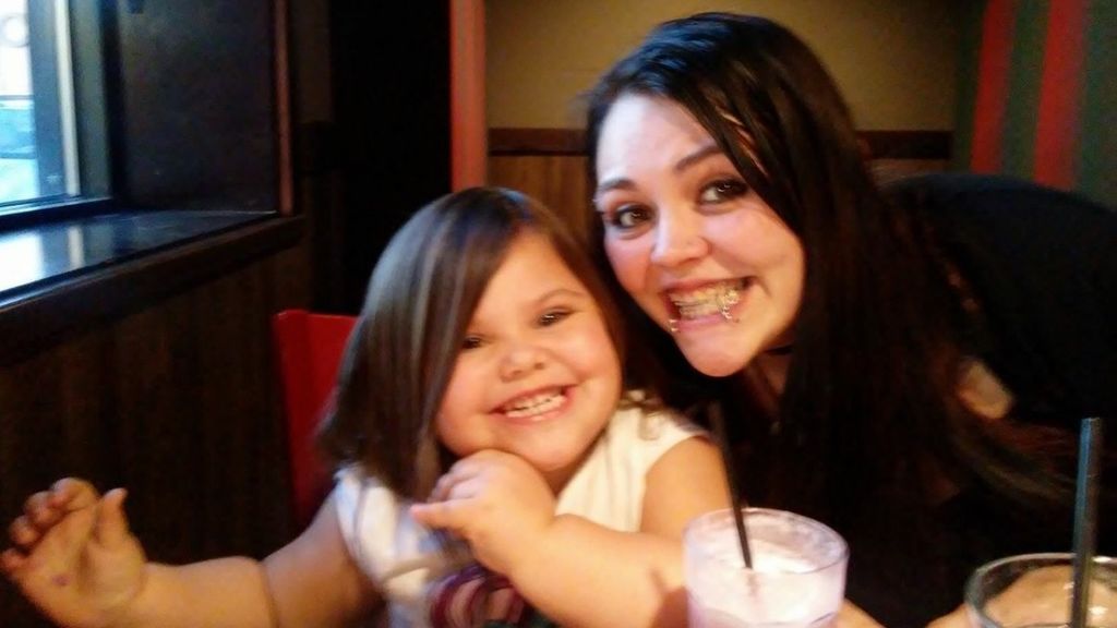 Con 4 años avisa del asesinato de su familia a manos de su padre
