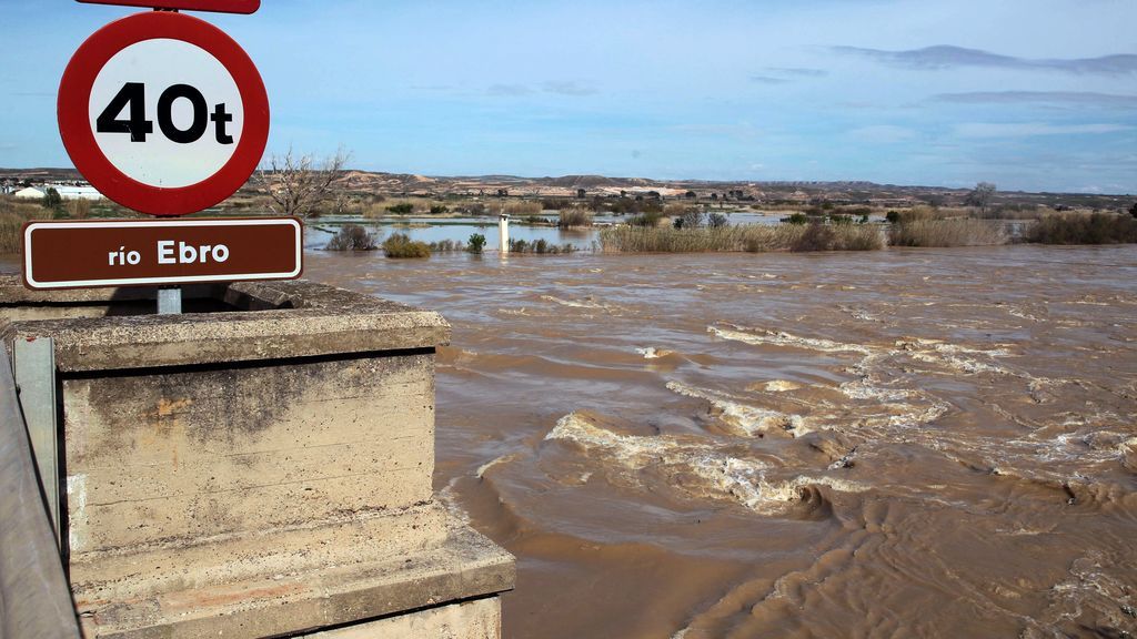 Emergencias trabaja en la Ribera Baja para paliar los efectos de la crecida del Ebro