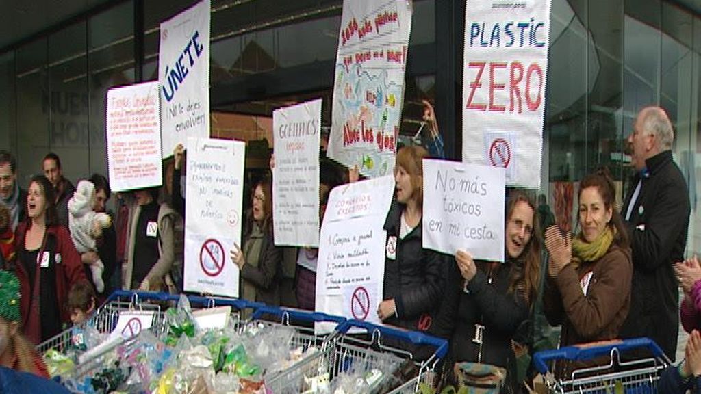 Llega a España el 'Plastic Attack': "No más plástico en mi cesta"