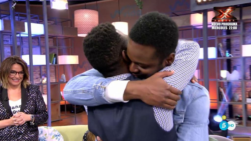 ¡Sin palabras! César Brandon abraza a su mejor amigo después de tres años sin verse