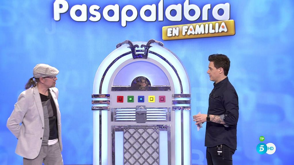 Christian Gálvez se lleva a su padre al estreno de ‘Pasapalabra en familia’