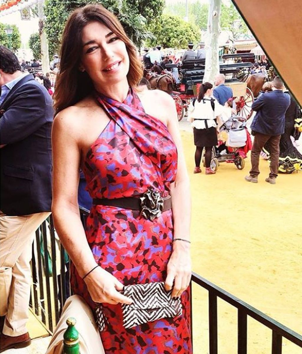 Raquel Revuelta, con vestido Ludmila, en una de las casetas de la Feria