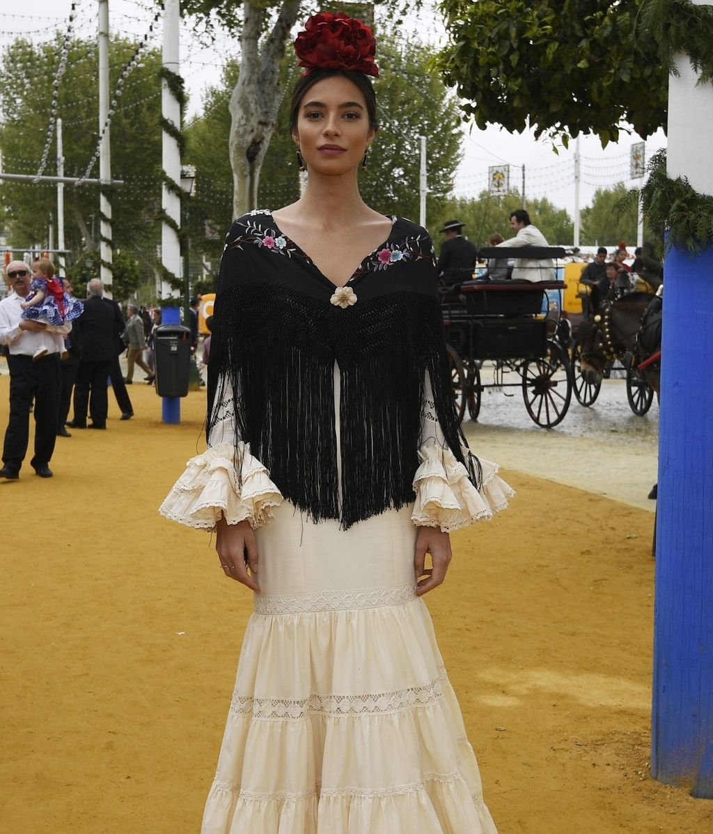 Rocío Crusset, con traje de flamenca, pasó la tarde con su padre Carlos Herrera