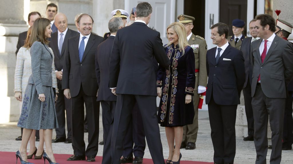 Cifuentes, en la delegación española que ha recibido al presidente de Portugal
