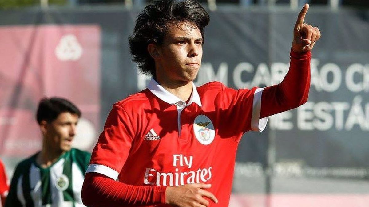Tiene 18 años y todavía no ha debutado en Primera pero tiene una cláusula de 60 millones de euros Tiene 18 años y todavía no ha debutado en Primera pero tiene una cláusula de 60 millones de euros
