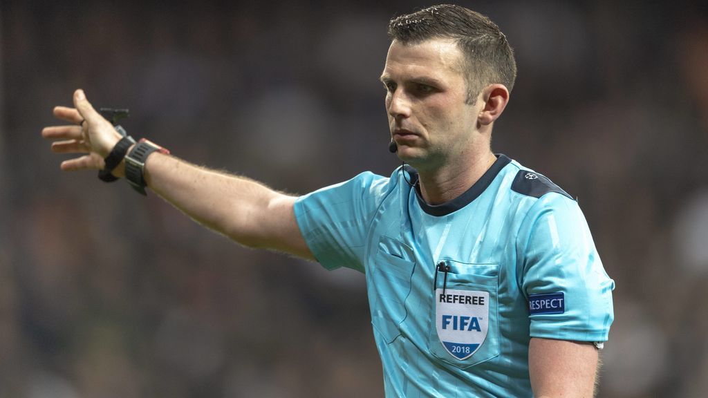 La UEFA condena los ataques a Michael Oliver, árbitro del Madrid-Juventus, y a su esposa