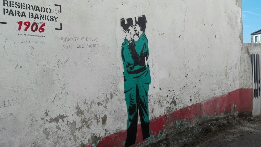 Un barrio de Ferrol, intrigado con una supuesta obra de Banksy