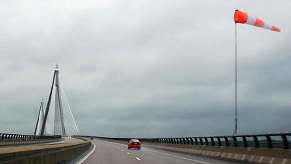 peligros del viento al volante