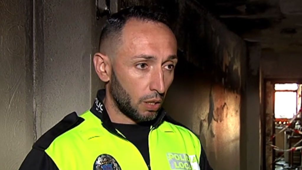 El héroe de Alcantarilla: Francisco Legal , el policía local que  salvó a 7 personas en el incendio de una vivienda