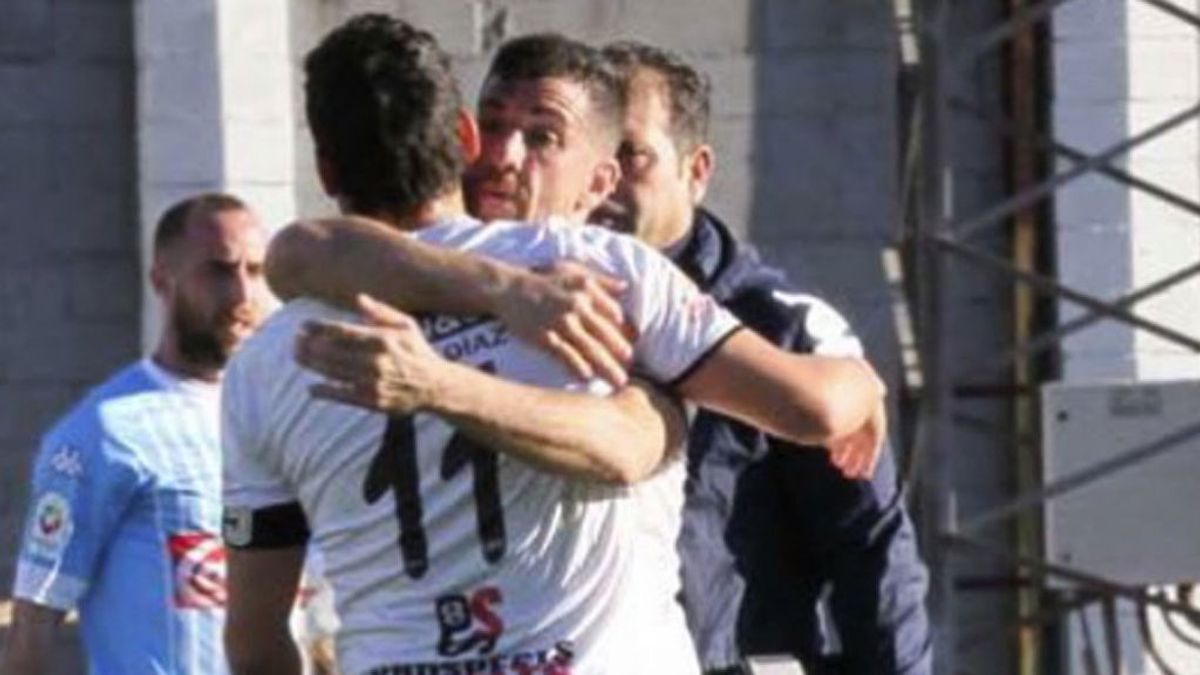La absurda broma que se le ha ido de las manos a un jugador del Plasencia y por la que ha tenido que pedir disculpas La absurda broma que se le ha ido de las manos a un jugador del Plasencia y por la que ha tenido que pedir disculpas