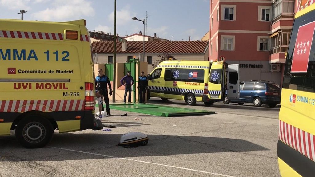 Herida muy grave una conserje de un colegio en Madrid al caerle encima una puerta de hierro de unos 300 kilos