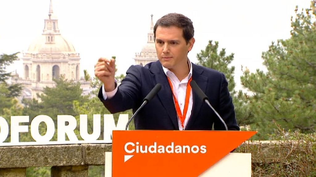 Rivera exige a los gobernantes de PP y PSOE que luchen contra la corrupción