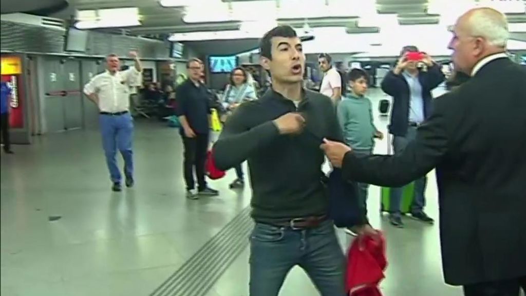 El enfado de la afición del Sevilla con los jugadores tras perder la final de Copa del Rey
